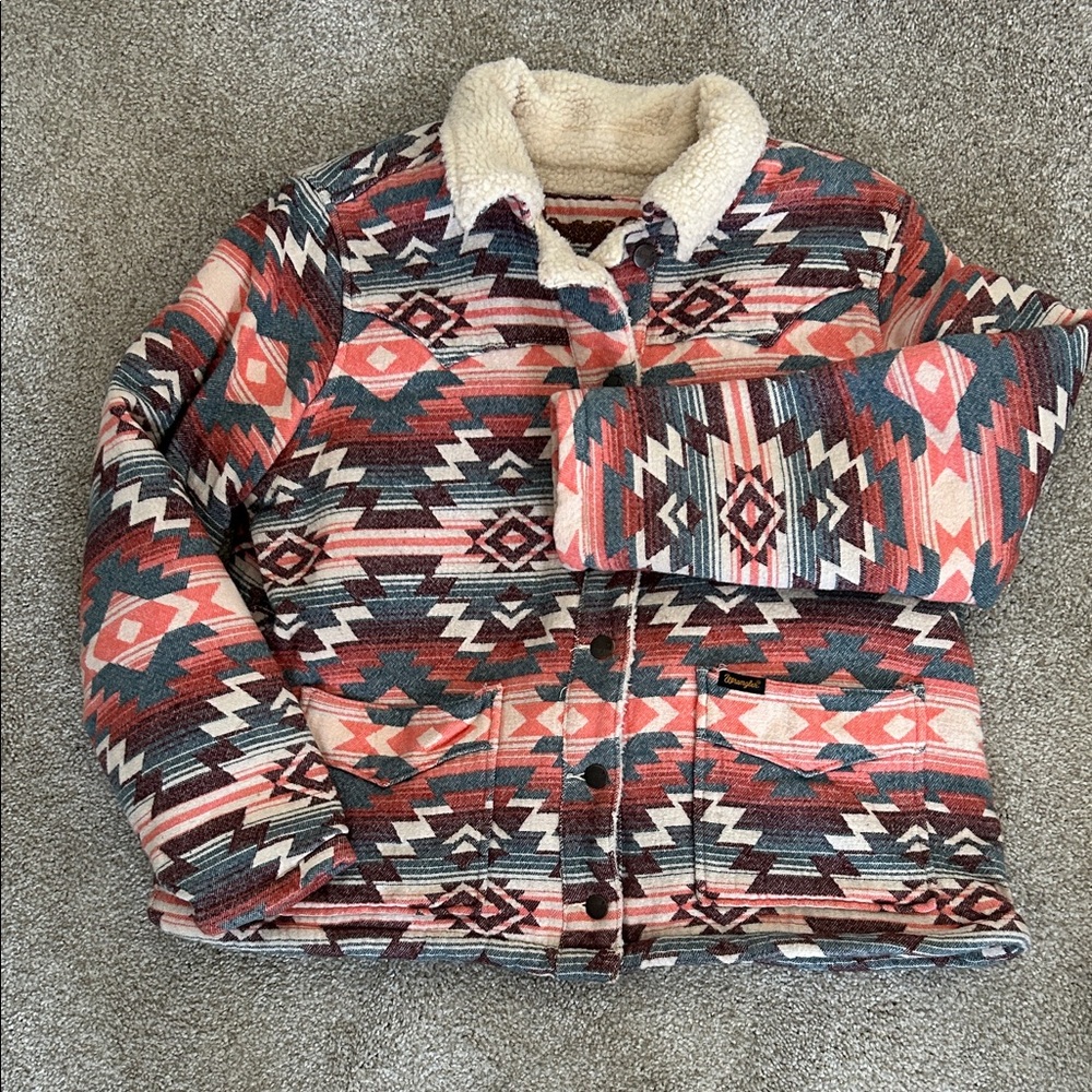 Wrangler Womens Multicolor Patterned Jacket Sherpa lined.